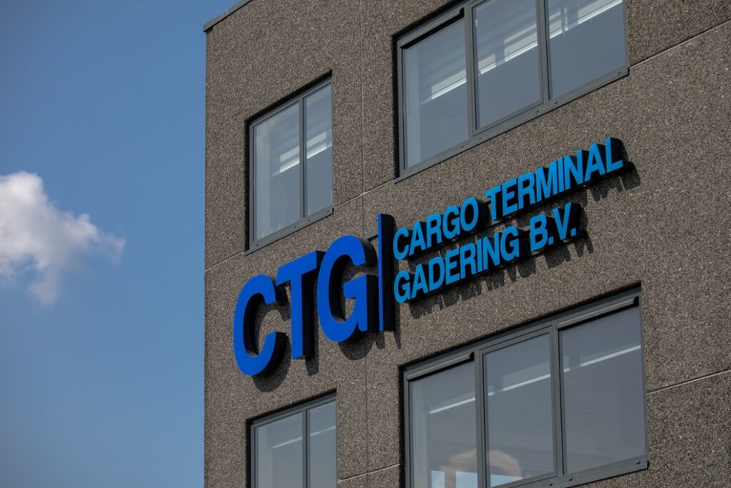 Warehousing, LCL, FCL, groupage, crossdocking, opslag, fyco, gasmeten, vgm, orderpicking, containertrucking, aeof, val, sorteren, palletiseren